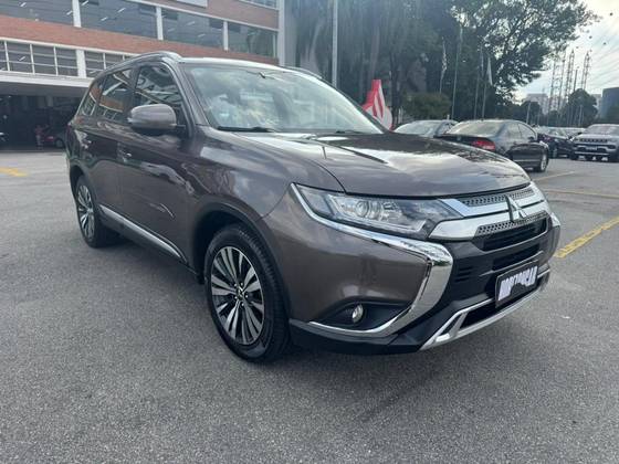 MITSUBISHI OUTLANDER 2.0 MIVEC GASOLINA HPE AUTOMÁTICO